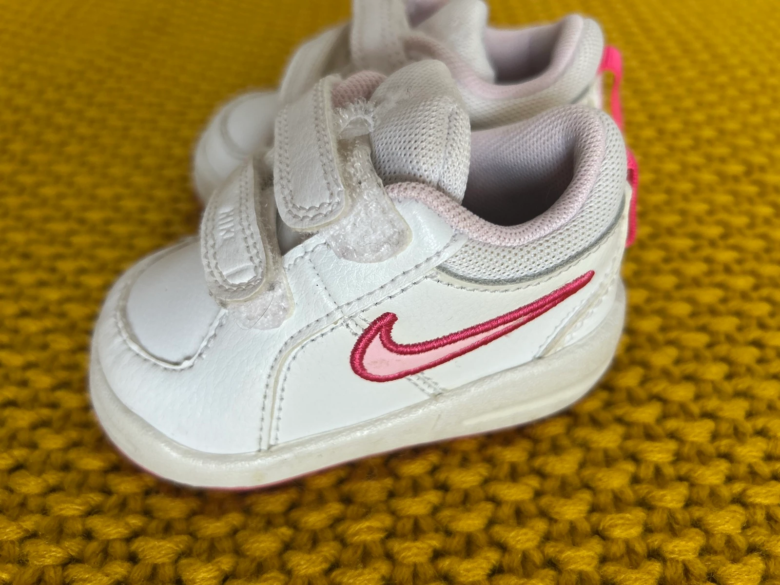 Baskets Nike bébé blanche et rose – Pointure 18.5